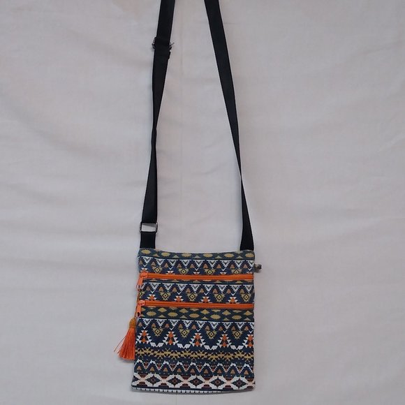 Cross Body Bag Aztec Design Adjustable Strap 3 Compartments Gender-Neutral EUC - Picture 1 of 14